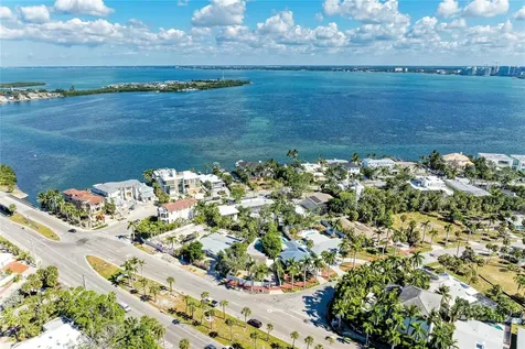 244 N Washington Drive Sarasota FL 34236