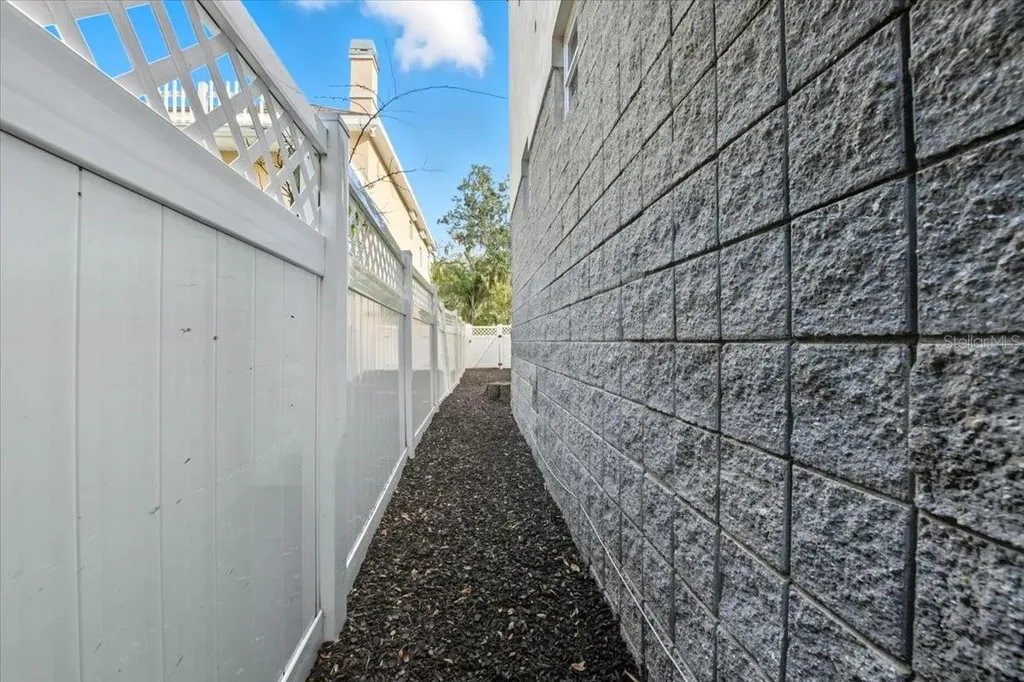 2713 Chambray Lane Tampa FL 33611