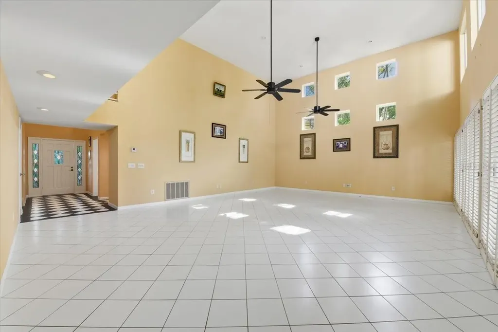 2713 Chambray Lane Tampa FL 33611