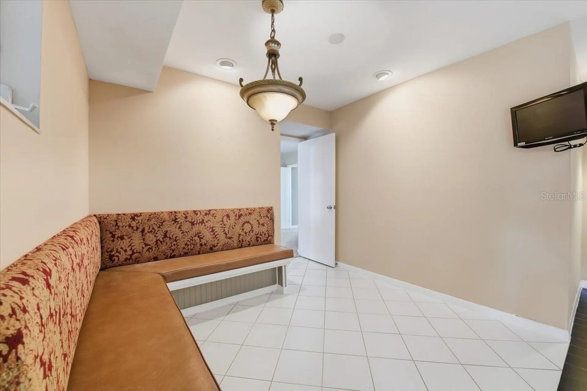 2713 Chambray Lane Tampa FL 33611