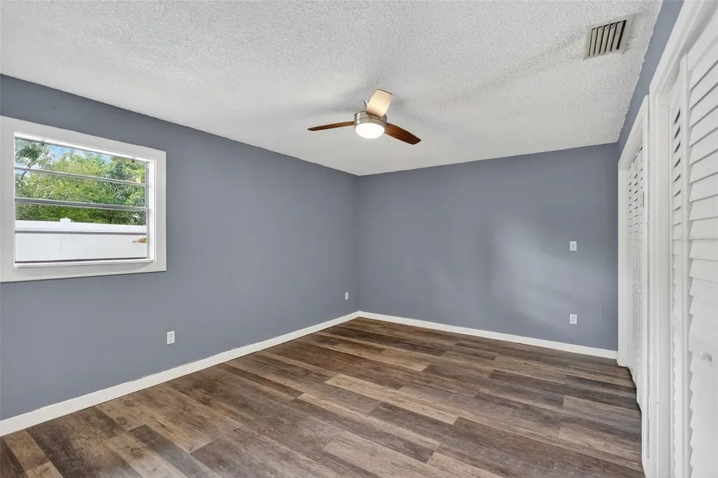6220 W Thorpe Street Tampa FL 33611