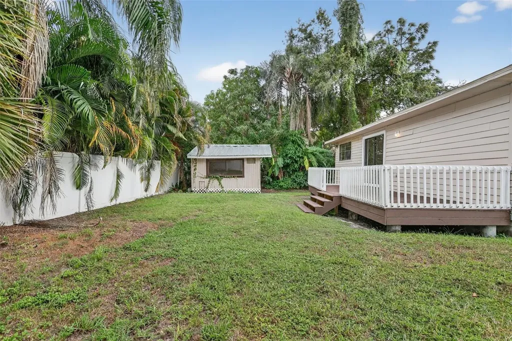 6220 W Thorpe Street Tampa FL 33611