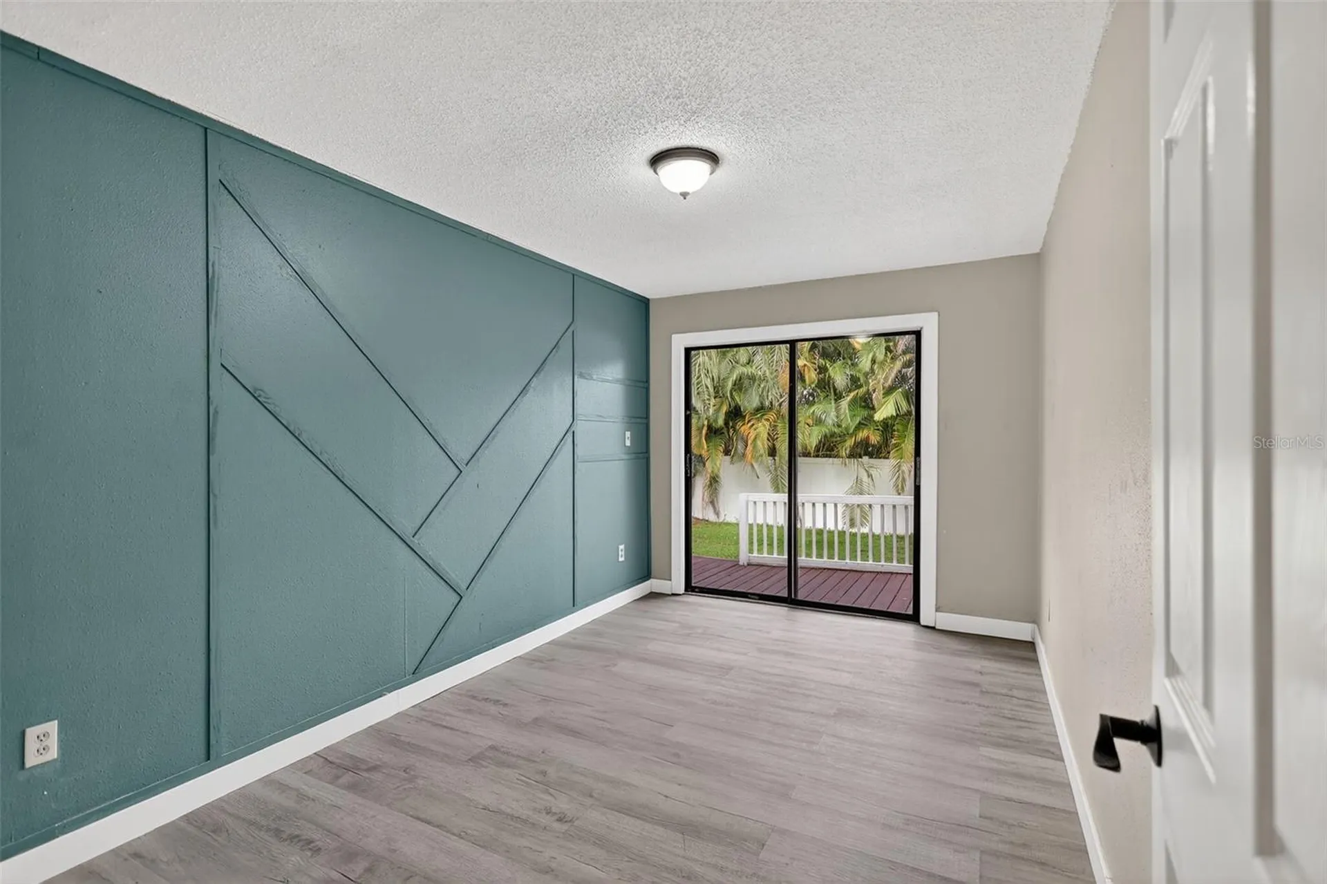 6220 W Thorpe Street Tampa FL 33611