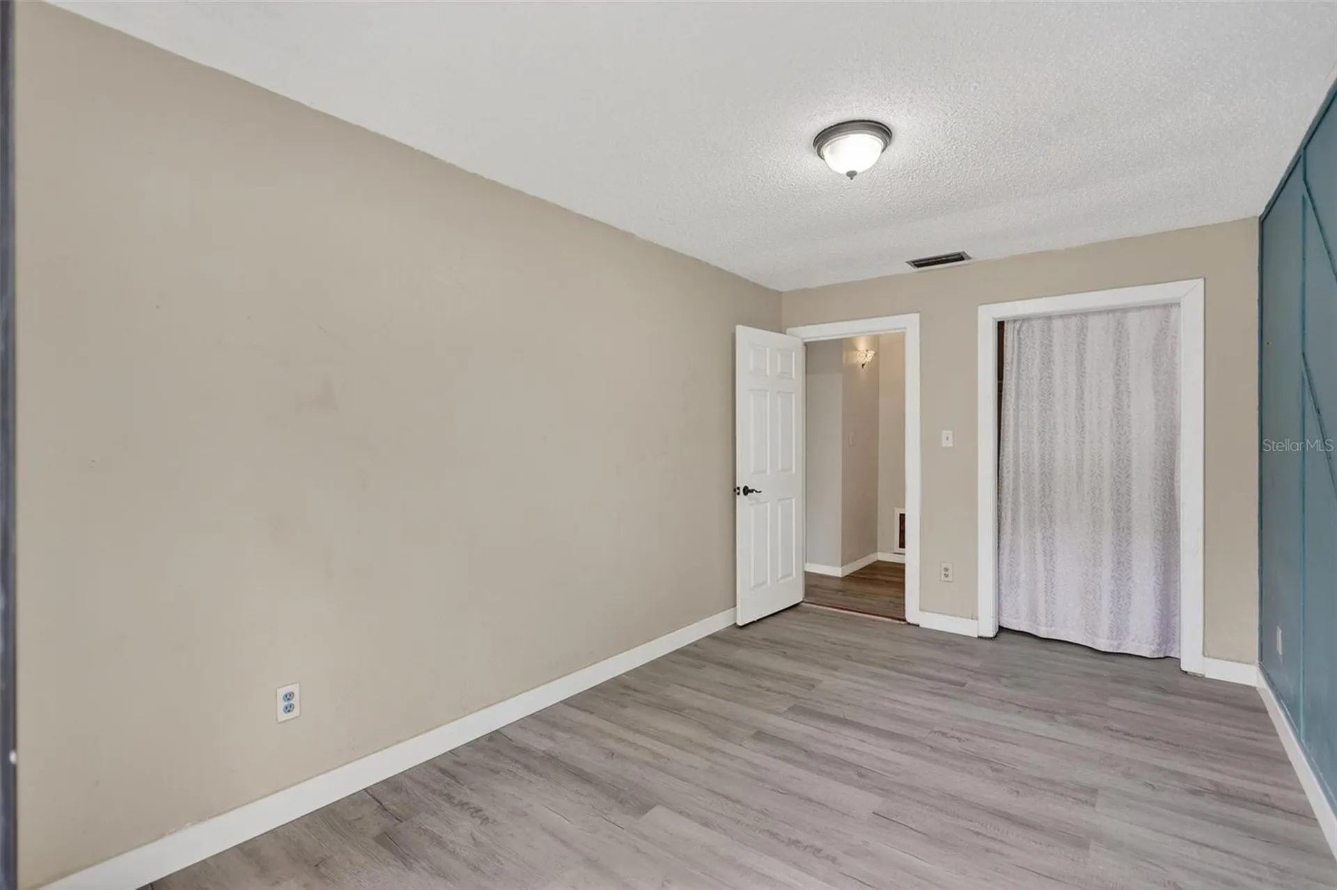 6220 W Thorpe Street Tampa FL 33611