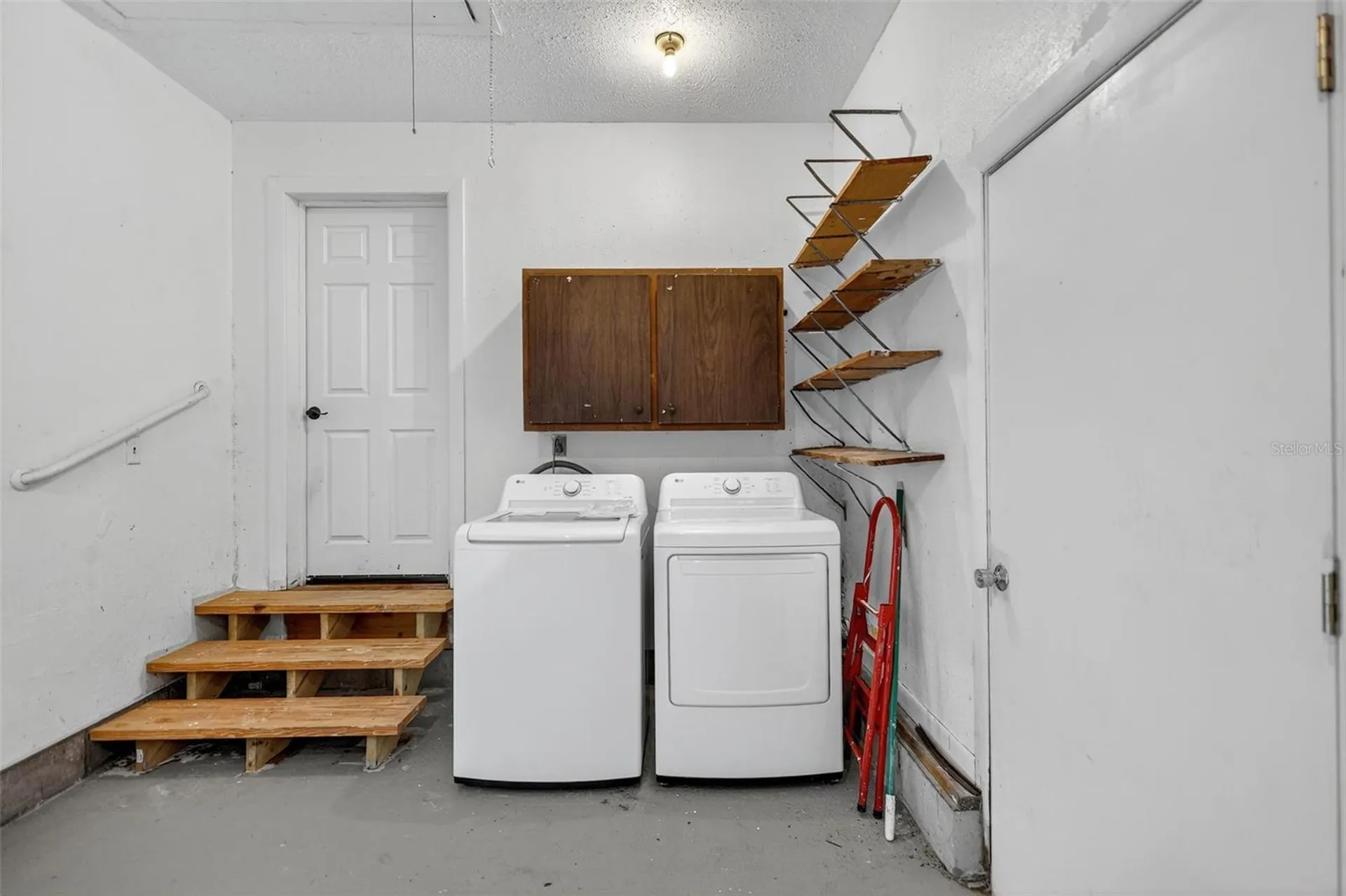 6220 W Thorpe Street Tampa FL 33611