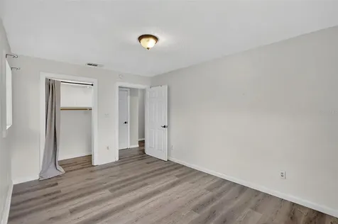 6220 W Thorpe Street Tampa FL 33611