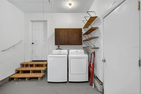 6220 W Thorpe Street Tampa FL 33611