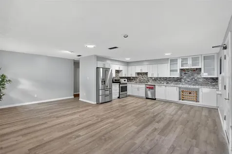 6220 W Thorpe Street Tampa FL 33611