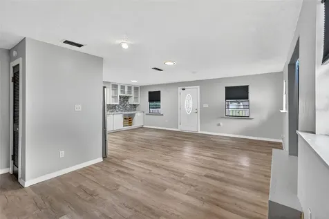 6220 W Thorpe Street Tampa FL 33611