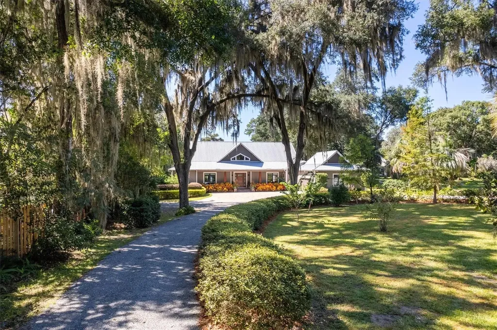 719 Seminole Ridge Road Melrose FL 32666