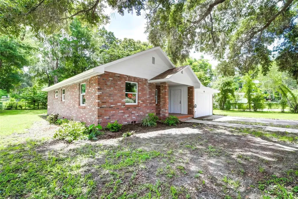 616 Powell Street Wildwood FL 34785