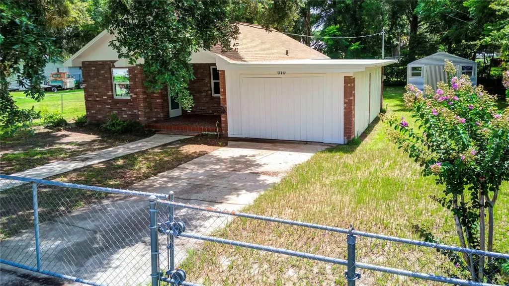 616 Powell Street Wildwood FL 34785