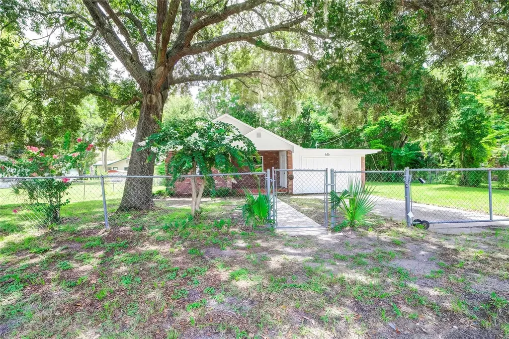 616 Powell Street Wildwood FL 34785