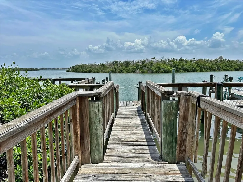 2255 N Beach Road Englewood FL 34223