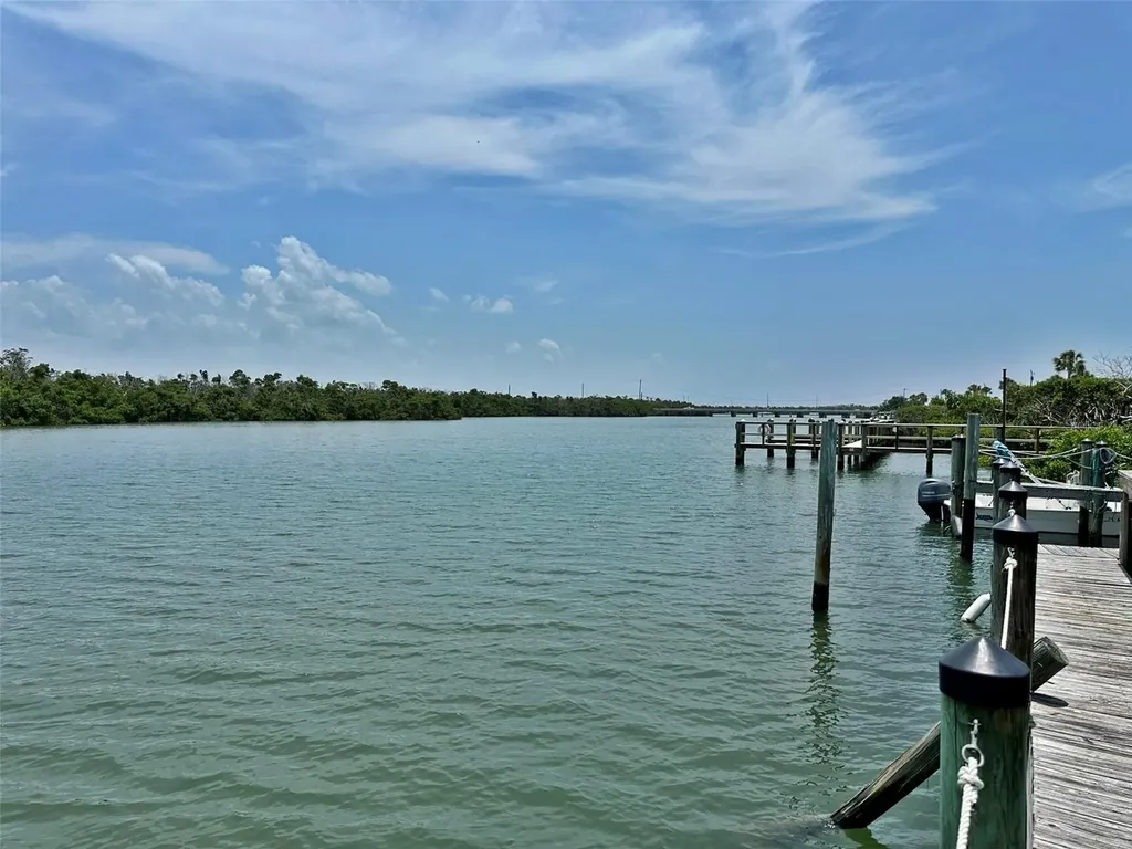 2255 N Beach Road Englewood FL 34223