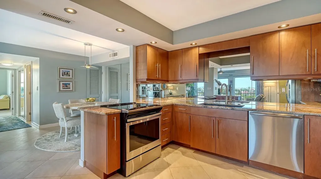 101 Benjamin Franklin Drive Sarasota FL 34236