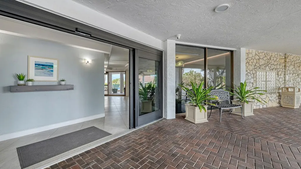 101 Benjamin Franklin Drive Sarasota FL 34236