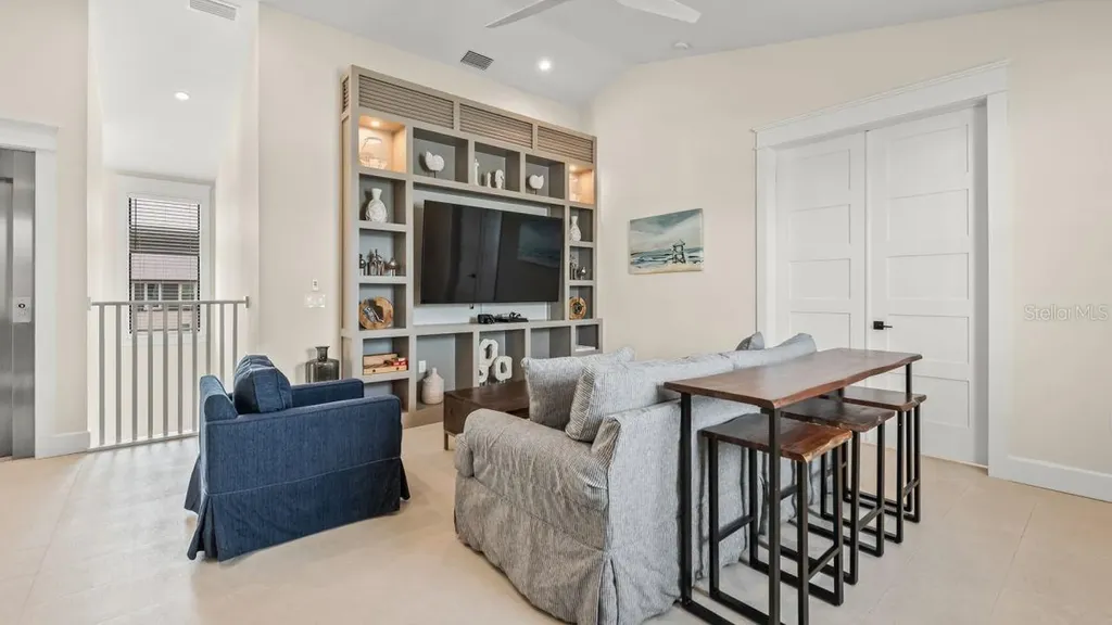 234 Grant Drive Sarasota FL 34236