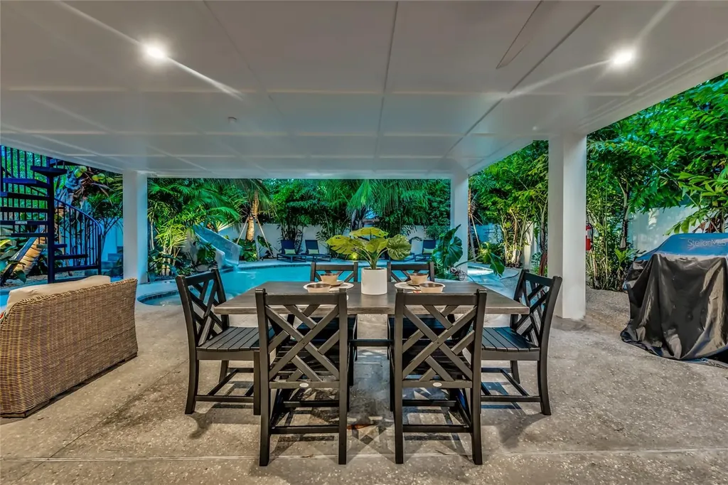 234 Grant Drive Sarasota FL 34236