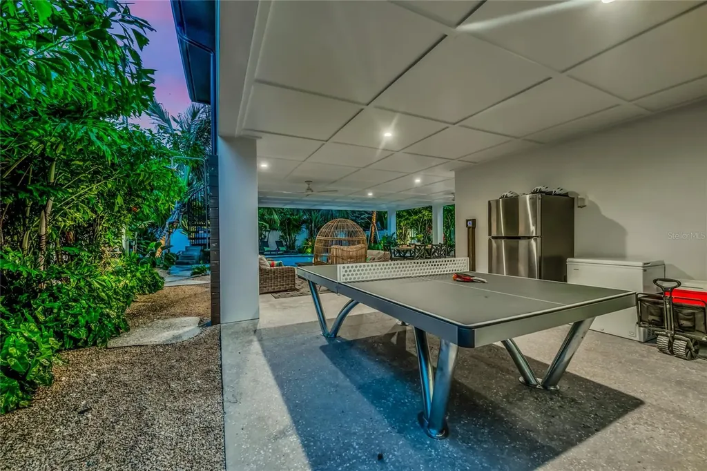 234 Grant Drive Sarasota FL 34236