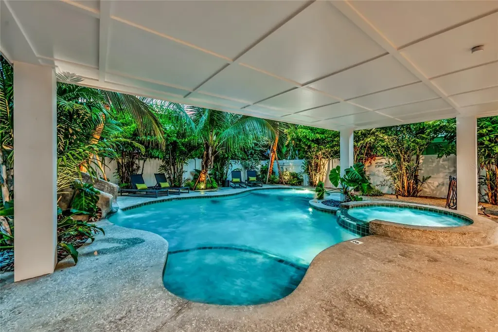 234 Grant Drive Sarasota FL 34236