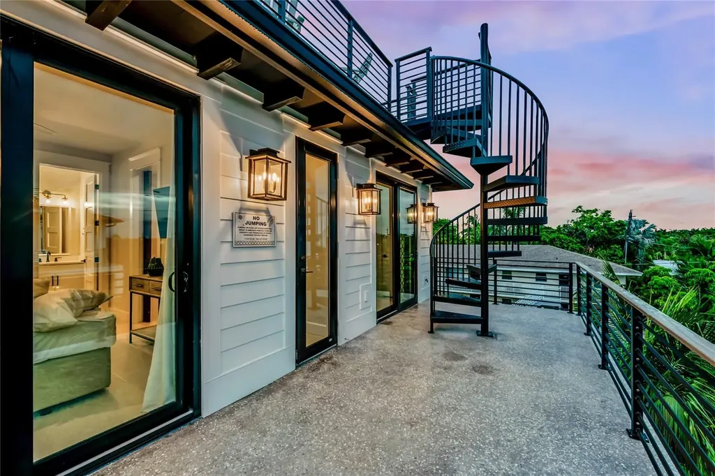 234 Grant Drive Sarasota FL 34236