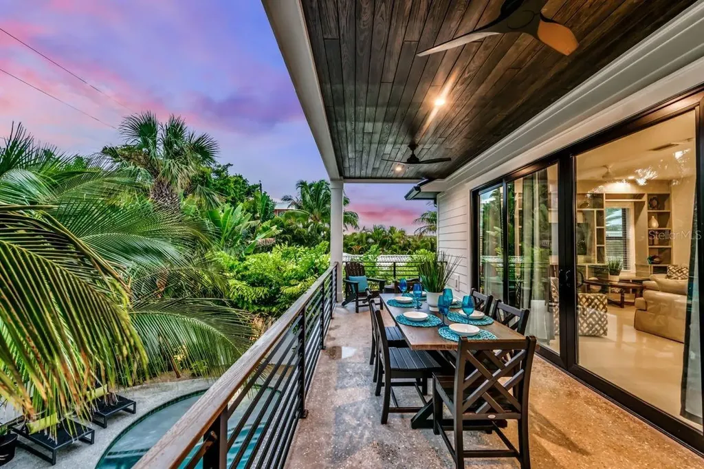 234 Grant Drive Sarasota FL 34236