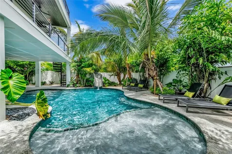 234 Grant Drive Sarasota FL 34236