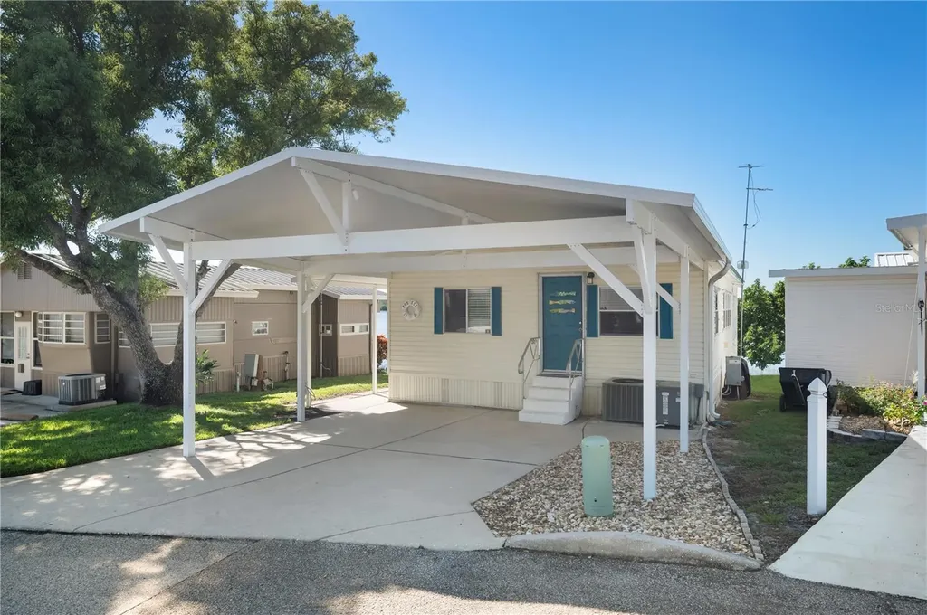 13 Blue Quill Circle Lake Wales FL 33898