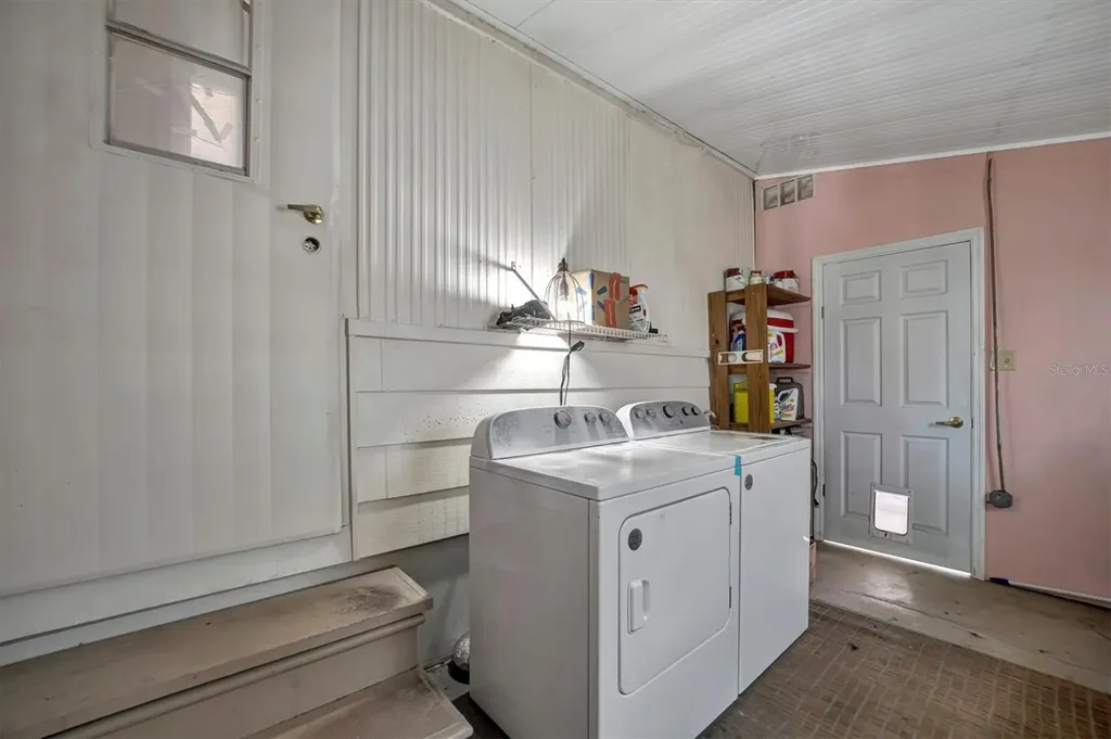 122 E Saint Annes Circle Apollo Beach FL 33572