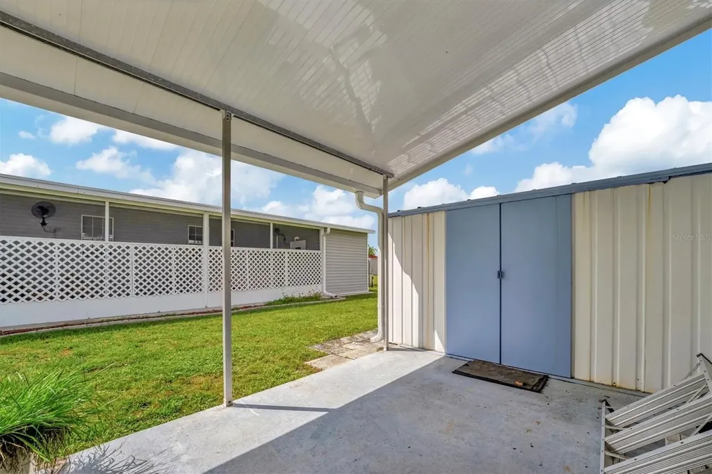 122 E Saint Annes Circle Apollo Beach FL 33572