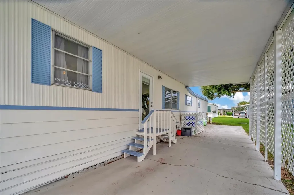 122 E Saint Annes Circle Apollo Beach FL 33572