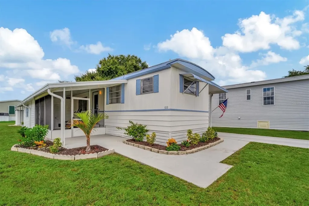 122 E Saint Annes Circle Apollo Beach FL 33572