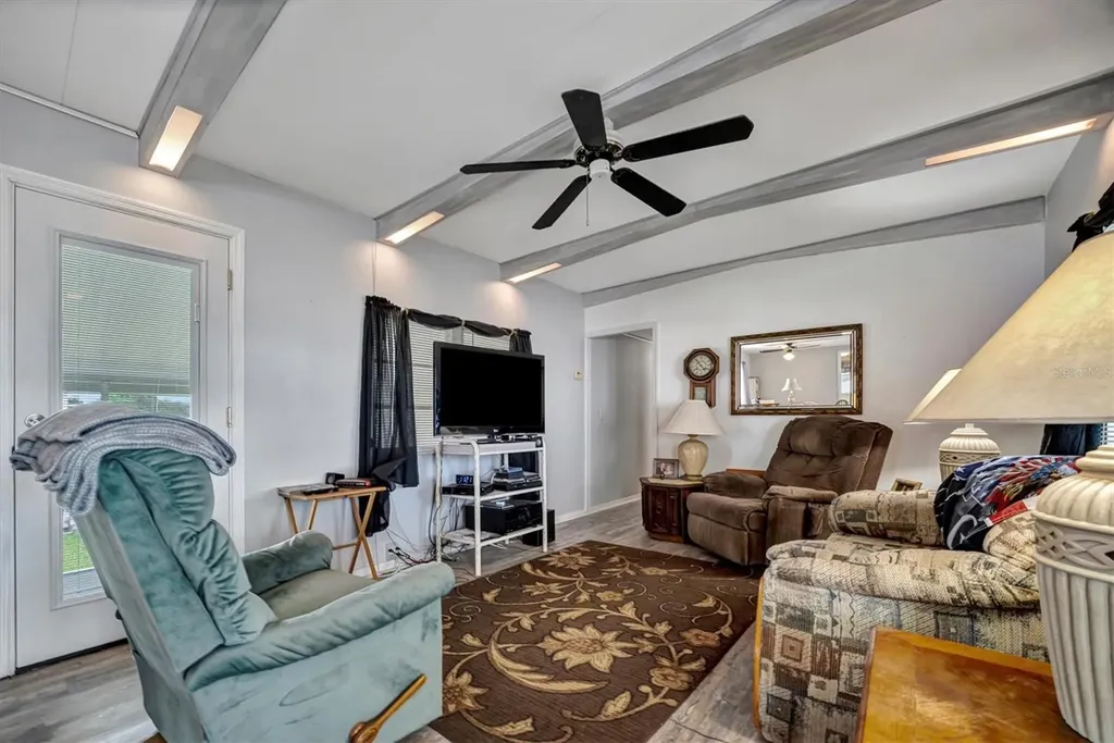 122 E Saint Annes Circle Apollo Beach FL 33572
