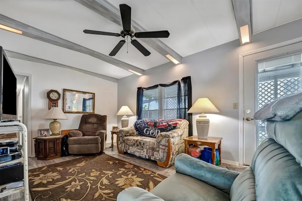 122 E Saint Annes Circle Apollo Beach FL 33572