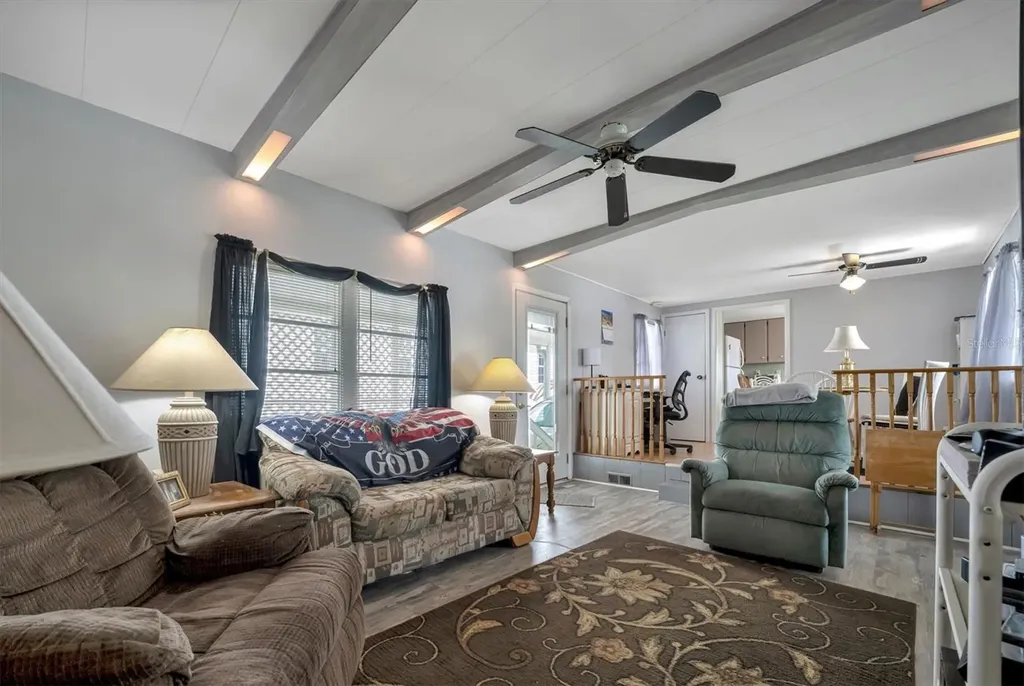 122 E Saint Annes Circle Apollo Beach FL 33572