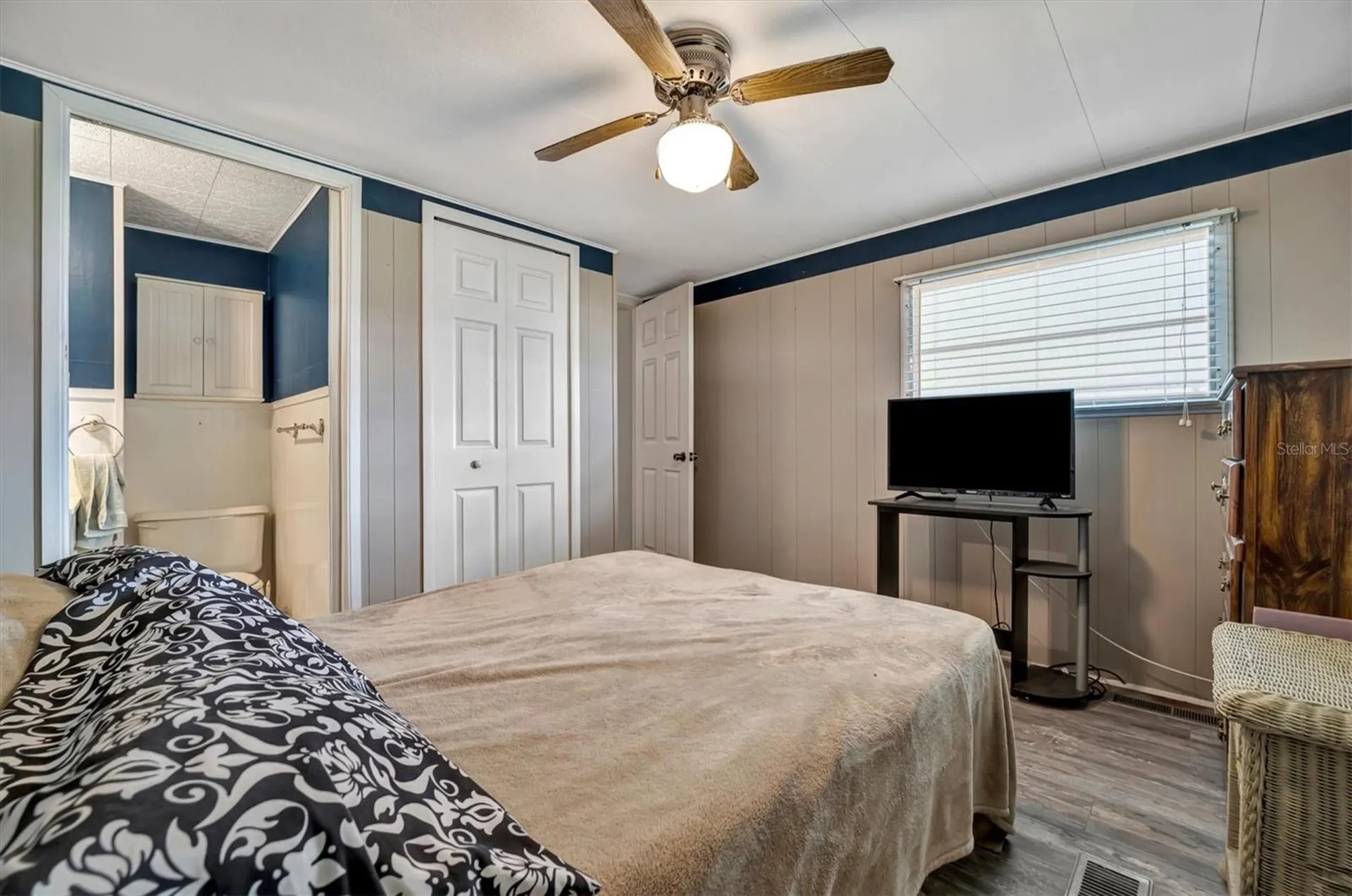 122 E Saint Annes Circle Apollo Beach FL 33572