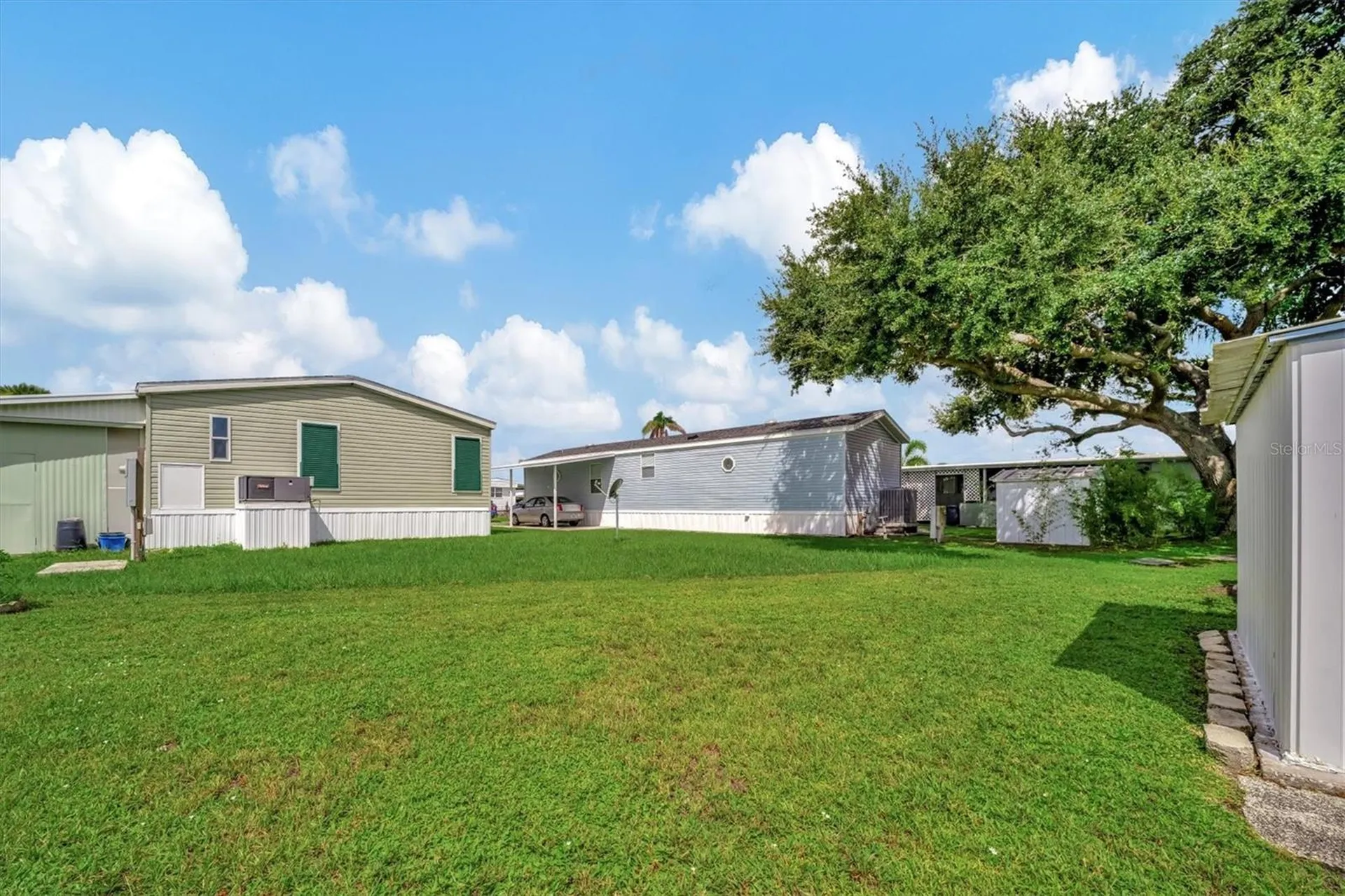 122 E Saint Annes Circle Apollo Beach FL 33572