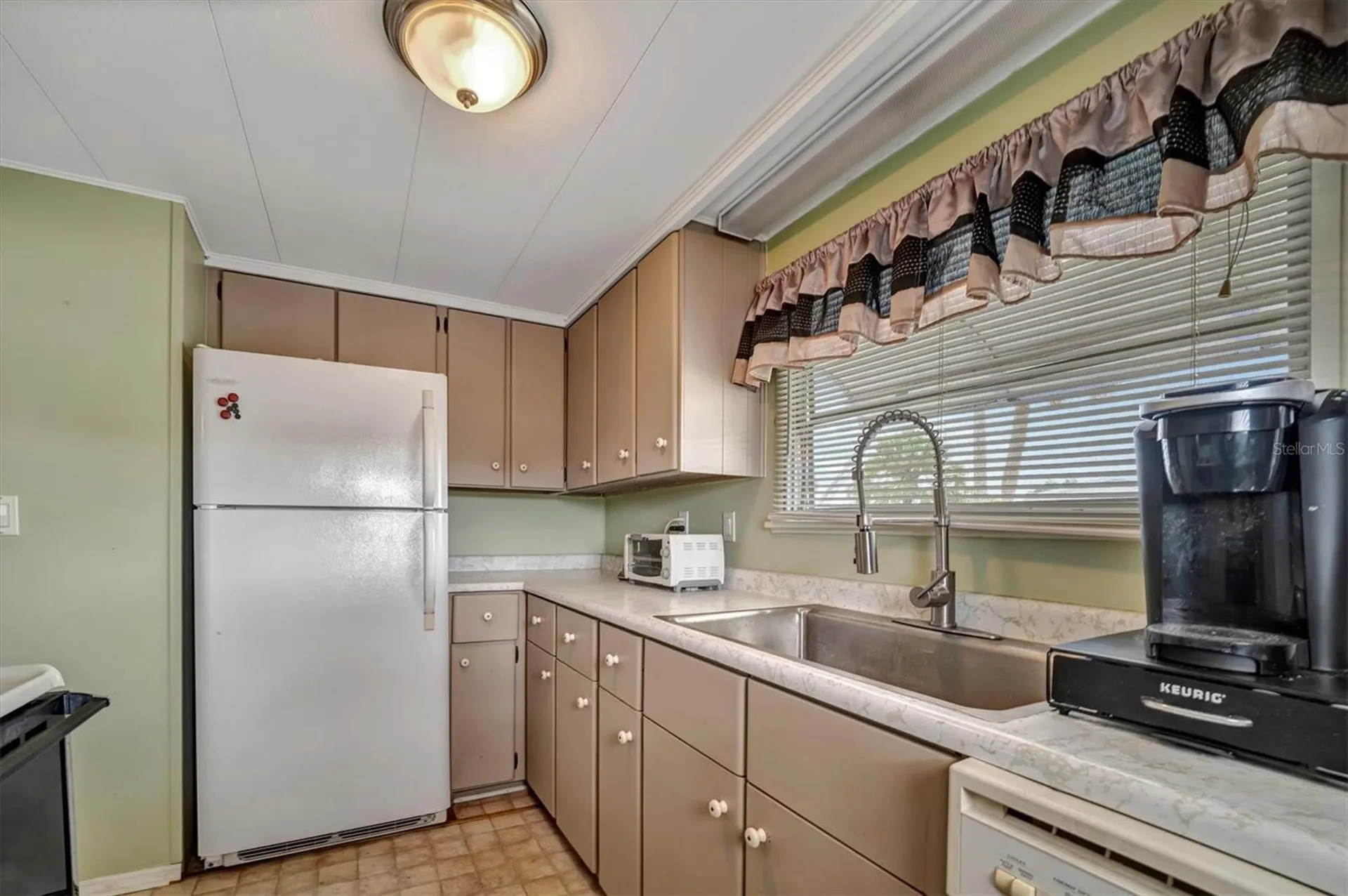 122 E Saint Annes Circle Apollo Beach FL 33572