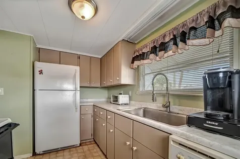 122 E Saint Annes Circle Apollo Beach FL 33572