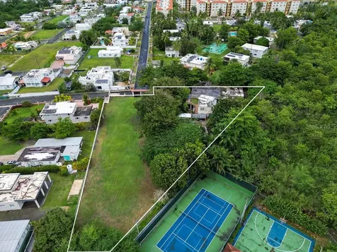690 Los Naborias Street Vega Alta PR 00692