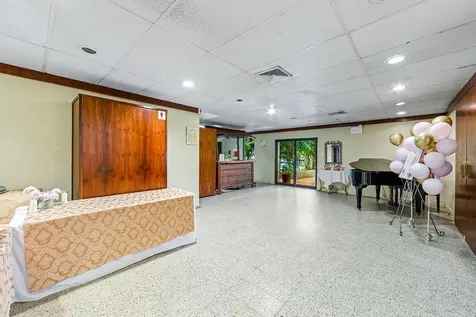 690 Los Naborias Street Vega Alta PR 00692