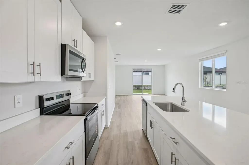 1778 Brekey Way Zephyrhills FL 33541