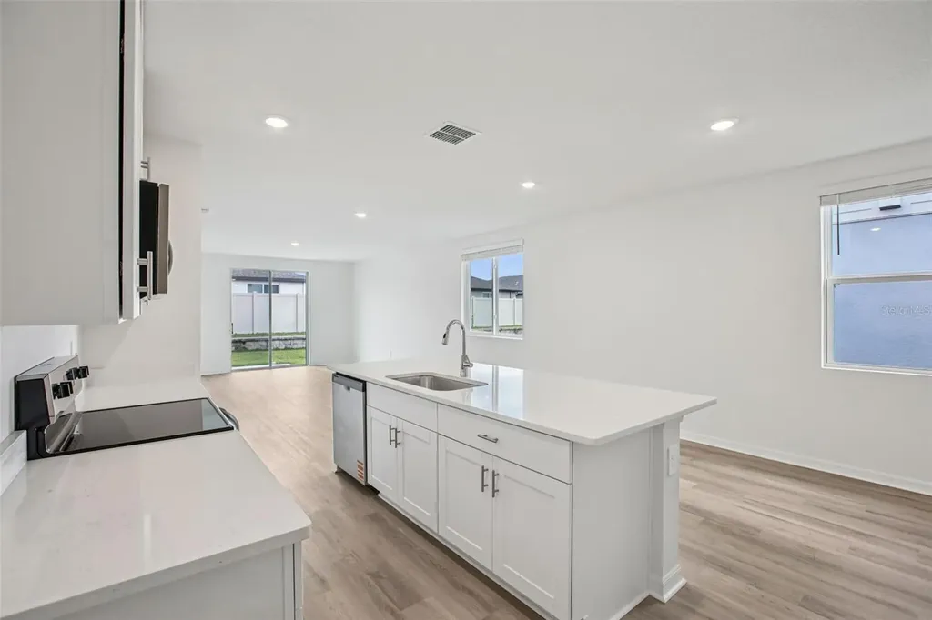 1778 Brekey Way Zephyrhills FL 33541