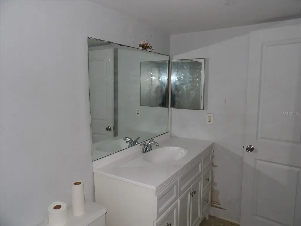 8602 Champlain Tampa FL 33614