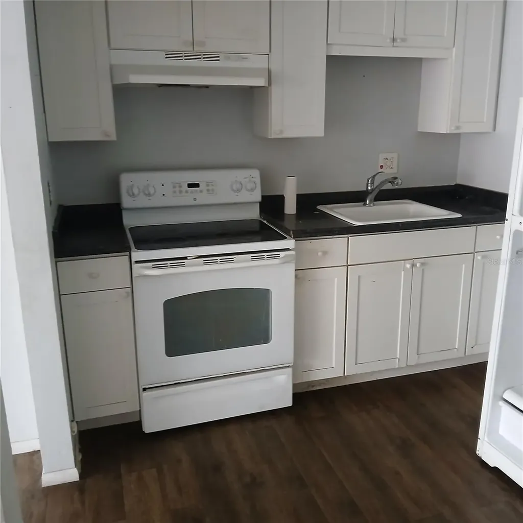 8602 Champlain Tampa FL 33614