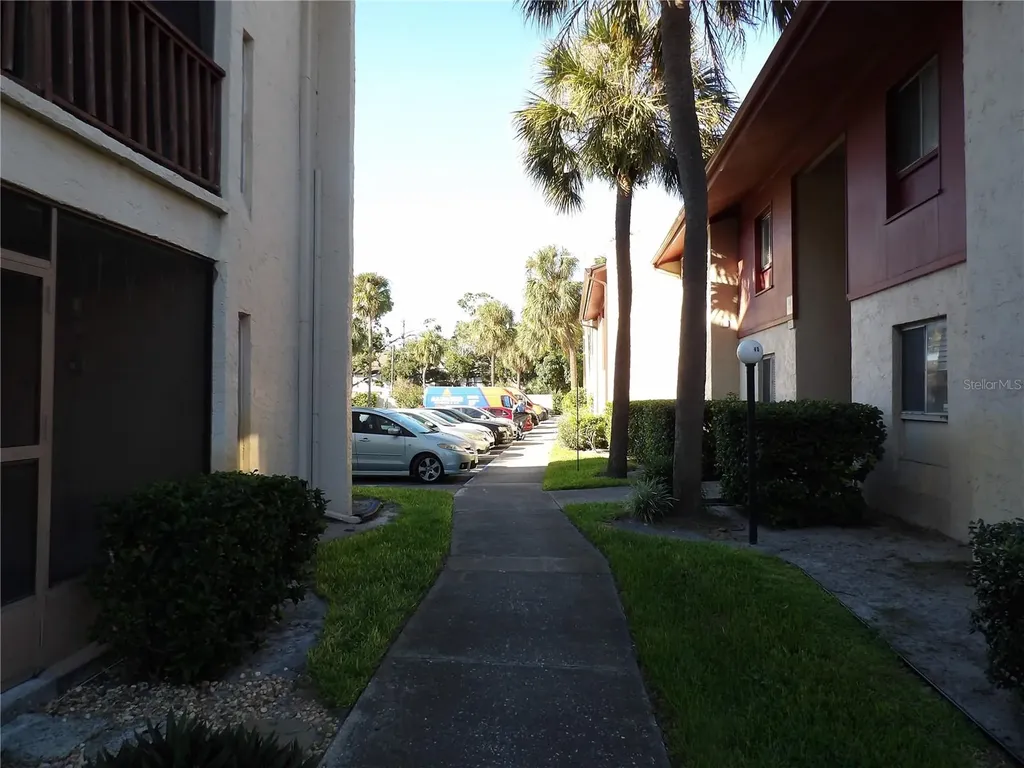8602 Champlain Tampa FL 33614