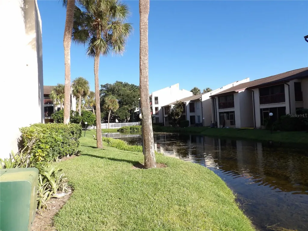 8602 Champlain Tampa FL 33614