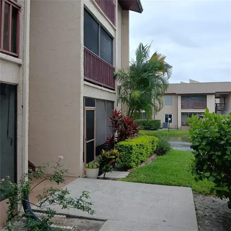 8602 Champlain Tampa FL 33614