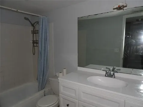 8602 Champlain Tampa FL 33614